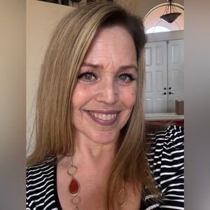 Meet your Posher, Jacquelyne